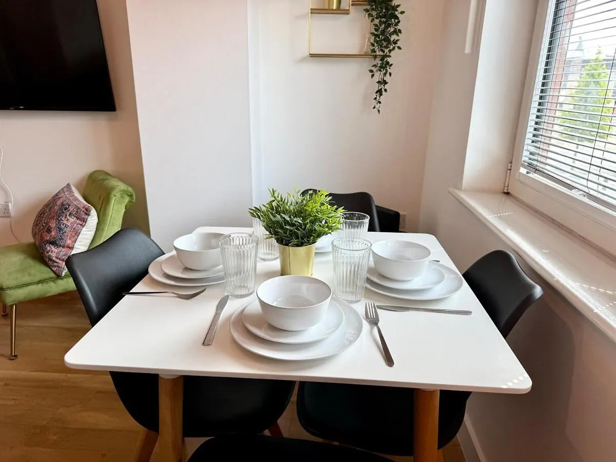 Charming 1BR Apartment In Heart of Cardiff Bay