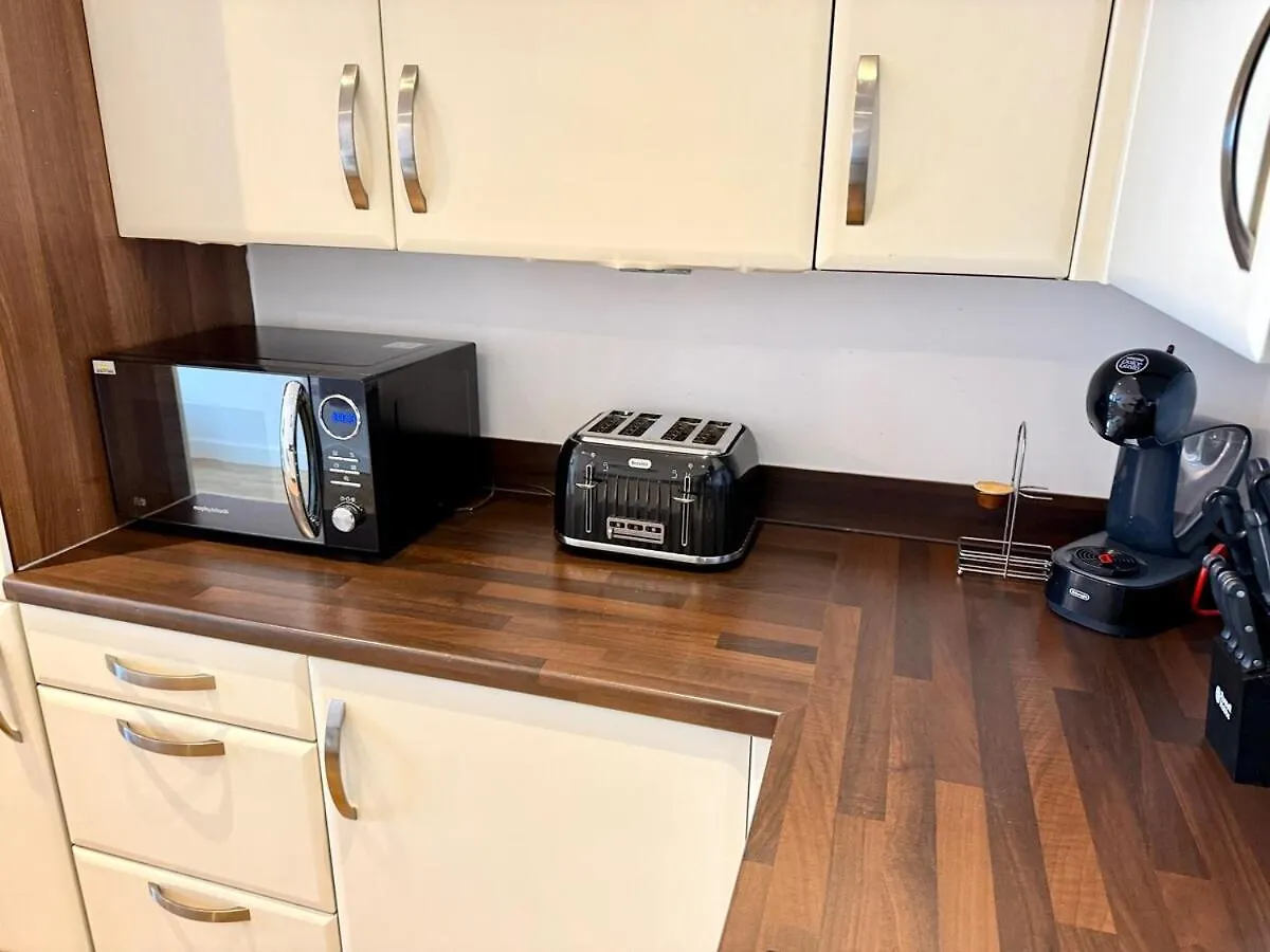 Charming 1BR Apartment In Heart of Cardiff Bay 0*,  United Kingdom