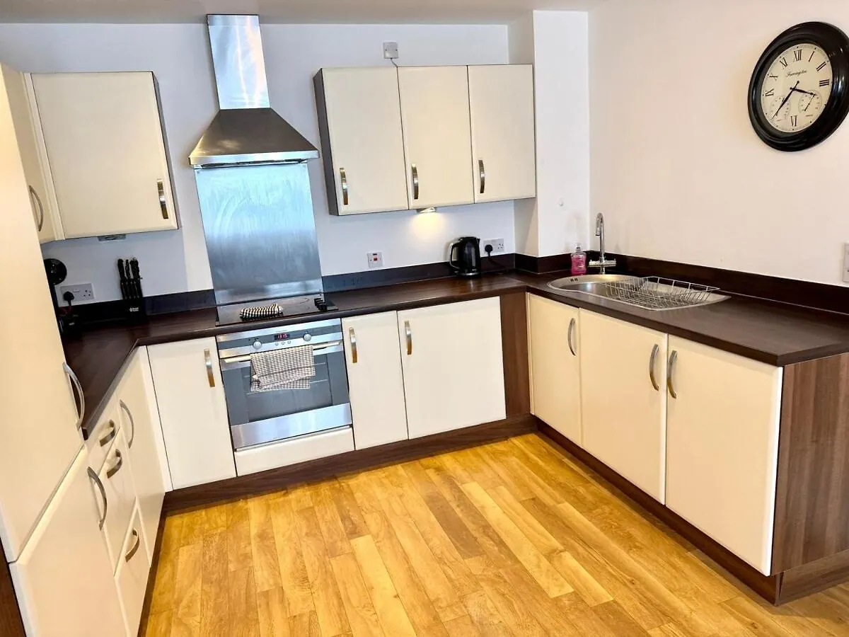 Charming 1BR Apartment In Heart of Cardiff Bay