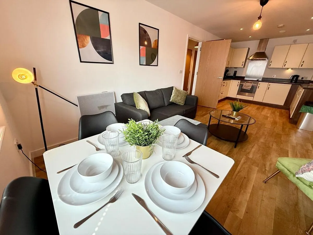 Charming 1BR Apartment In Heart of Cardiff Bay